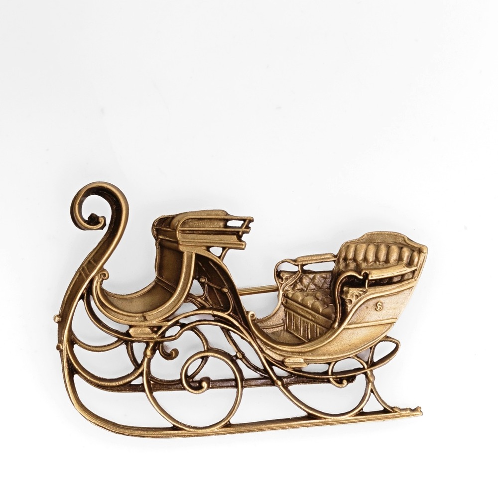 Vintage 1980s Christmas Sleigh Brooch Shelburne Museum Vermont Gold Metal 2"